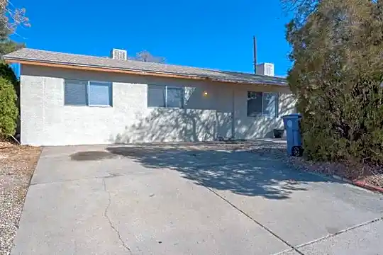 13411 Cloudview Ave NE Photo 2