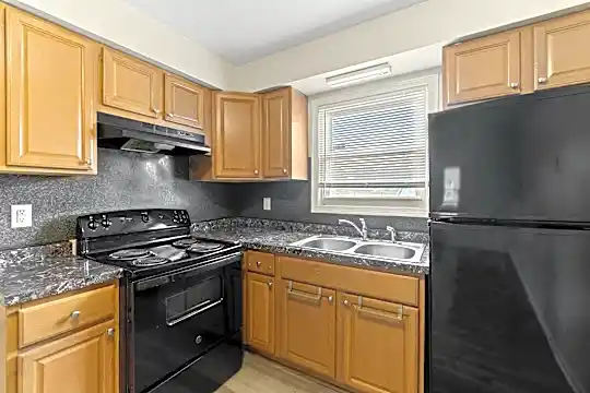 1712 Bainbridge Blvd Photo 1