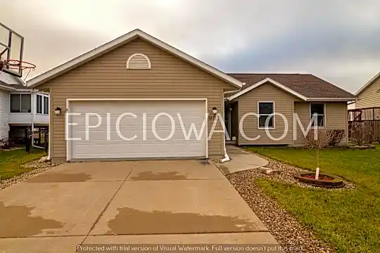 907 Ashford Dr NE Photo 2