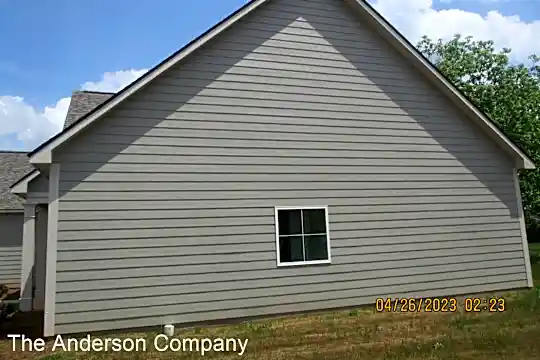 127 Chelmsford Ct Photo 2