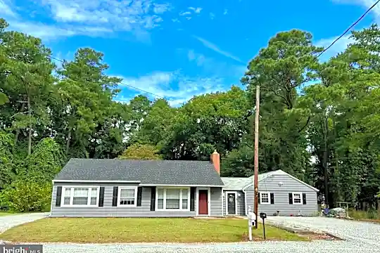 102 Oaklee Dr Photo 2