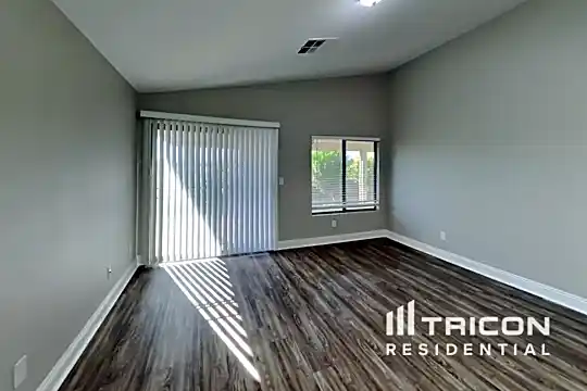 3403 Greenwood Springs Drive Photo 2