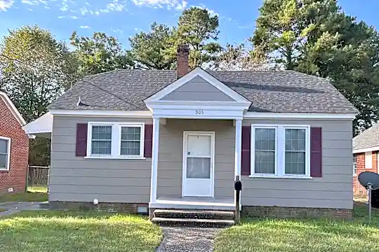 905 Maple St Photo 1
