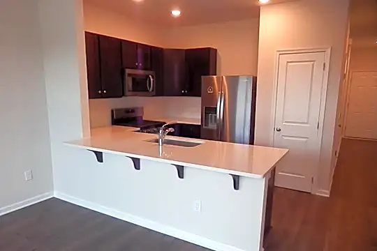 69 Arlotta St Photo 2