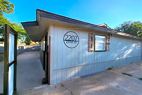 2207 15th St Photo 1