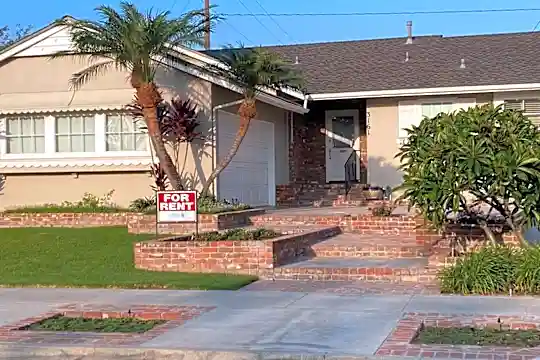House_3161 Front View Main 20230924.jpg