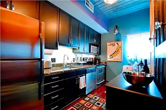 620 Glen Iris Dr NE #206 Photo 2