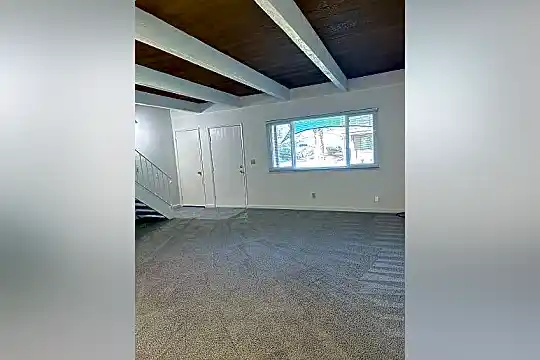 5129 Myrtle Ave Photo 1