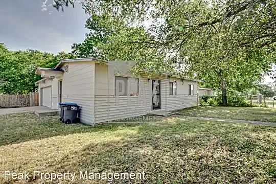 1524 California Pkwy N Photo 2