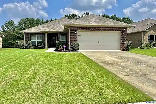 140 Clydesdale Ln Photo 1