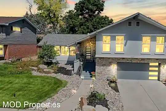 7621 E Nassau Ave Photo 2