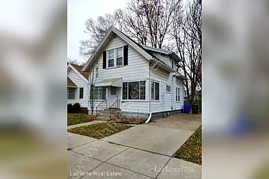 2020 Berkshire Pl Photo 1