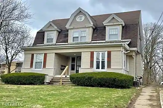 707 Center St Photo 1