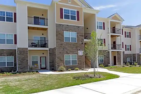 Vanguard Northlake Apartments Photo 1
