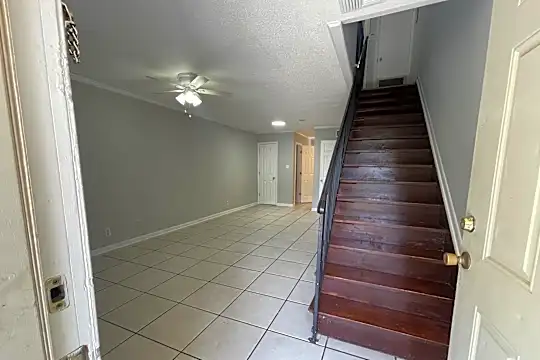 337 E University Ave #21 Photo 2