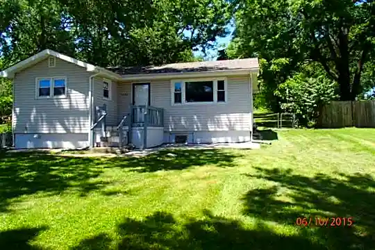 6346 Sloan Ave Photo 2