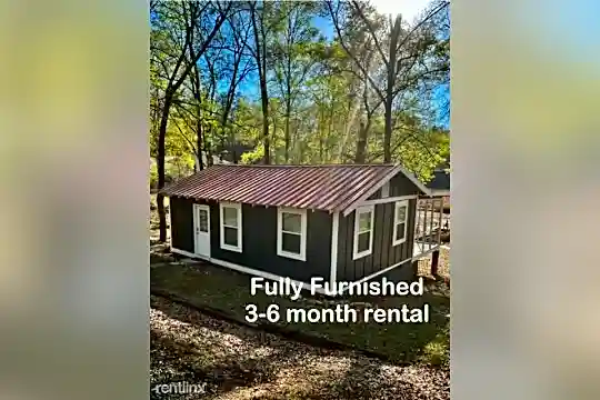 2207 White Oak Ln Photo 1