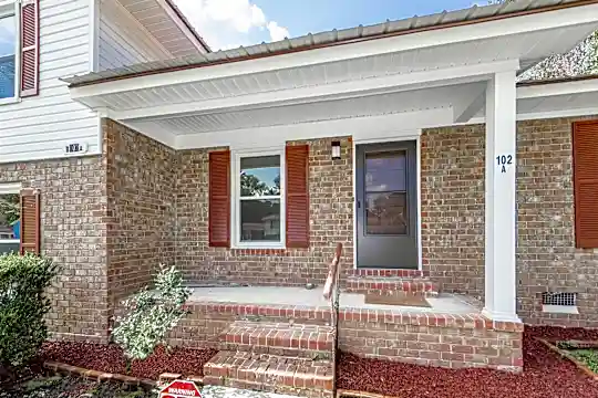 102 Roberta Dr #A Photo 2