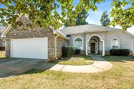 5465 Yellow Pine Dr