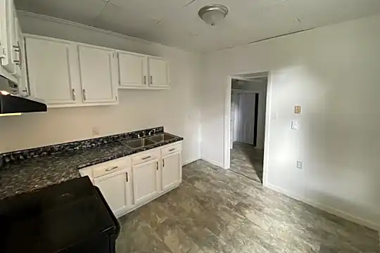 626 Chestnut St Photo 2
