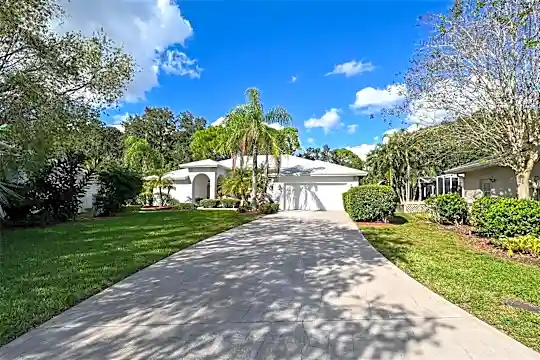 3866 Surrey Ct Photo 1