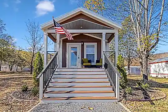 200 Byrd Dr Photo 1