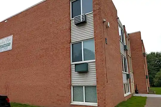 Buckley Park Apartments Photo 1