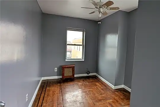 33-18 73rd St #2 Photo 2