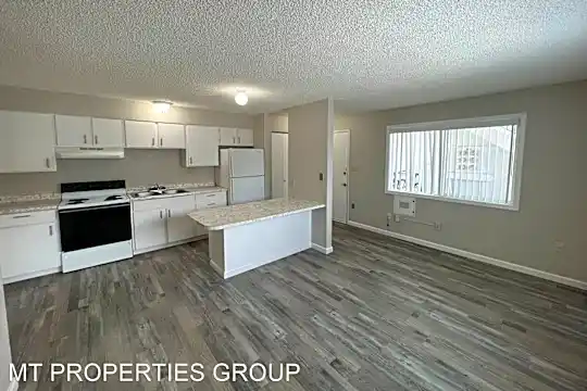 130 W Kent Ave Photo 1