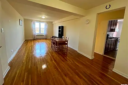84-55 Daniels St #6D Photo 2