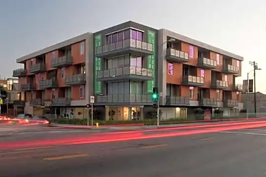 Larchmont Lofts Photo 1