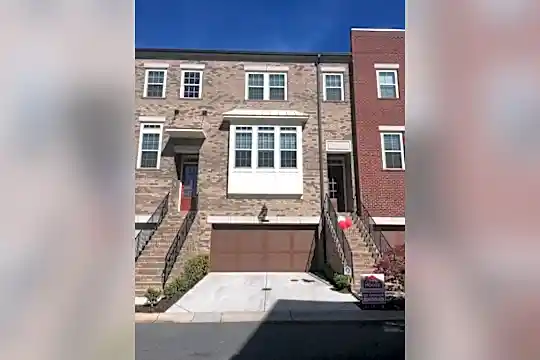 1168 Holly Ave Photo 1