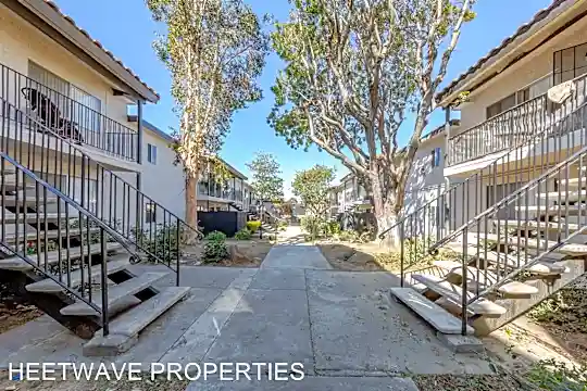 628 W California Ave Photo 1