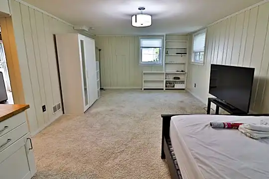 1009 Kennon Ct Photo 2