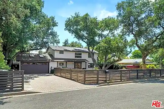 1138 Mariano Dr Photo 1