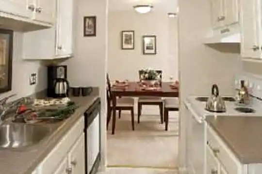 Woodland Pointe Photo 1