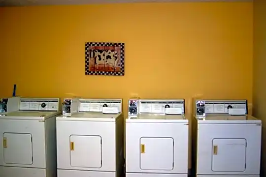 Corinthian Gardens Apartments Photo 2