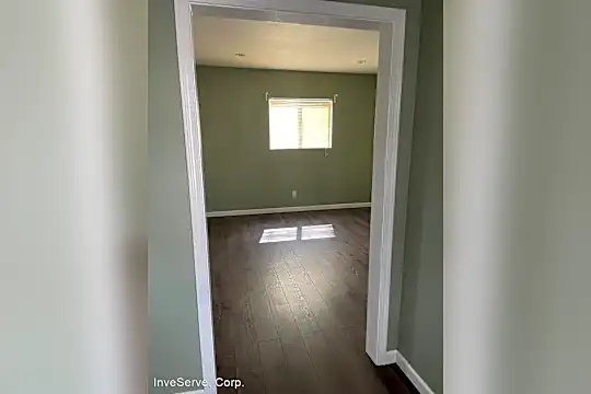 1161 Sunvue Pl Photo 2