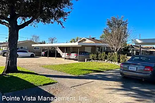 288 S Oak St Photo 1