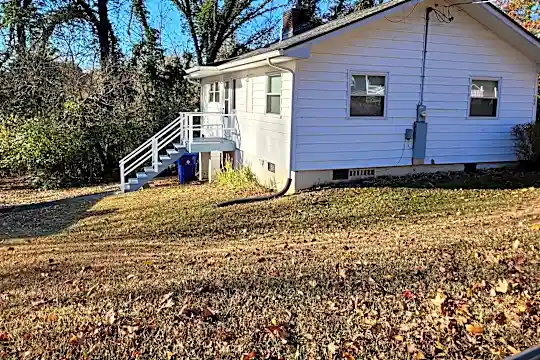 135 Kentucky Ave Photo 2