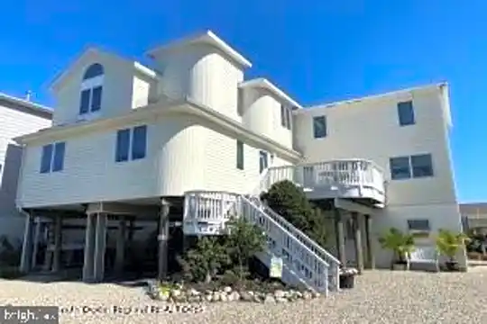 Long beach island store apartments