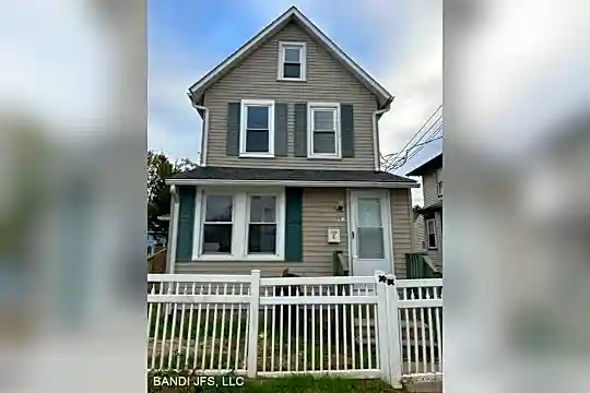27 Pleasant Ave Photo 1
