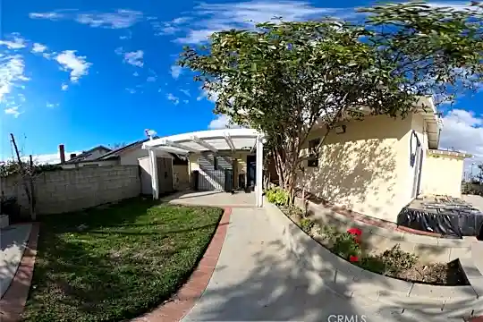 22114 Roscoe Blvd Photo 2