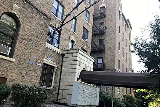 65 Bergen Ave Photo 1