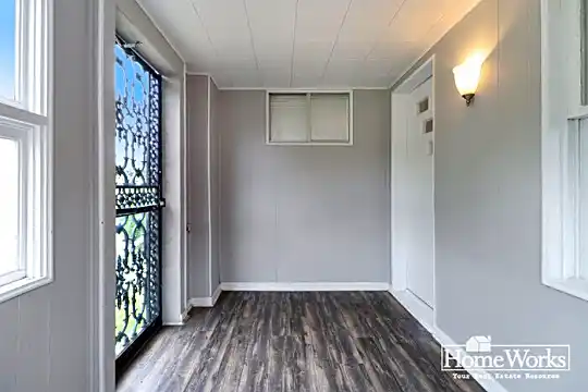 1110 Chalfant St Photo 2