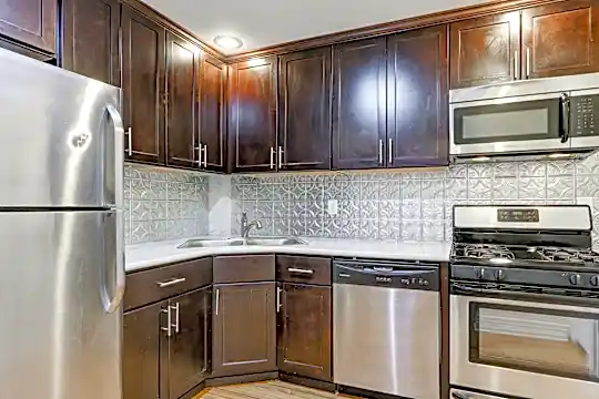 Wayne & Waldorf Apartments Photo 1