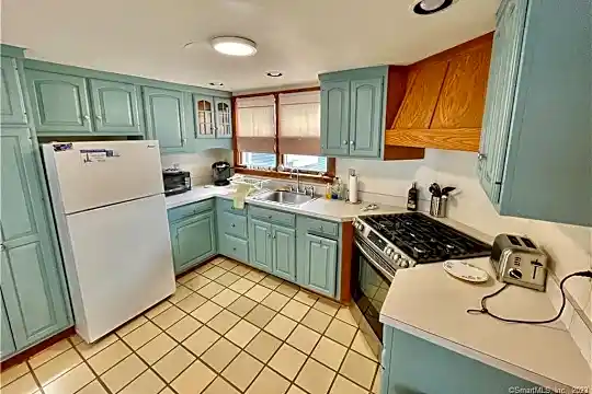 791 E Broadway Photo 2