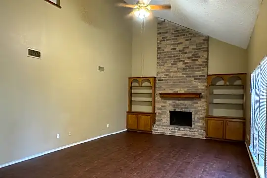 3930 Sandy Hollow Creek Dr Photo 2