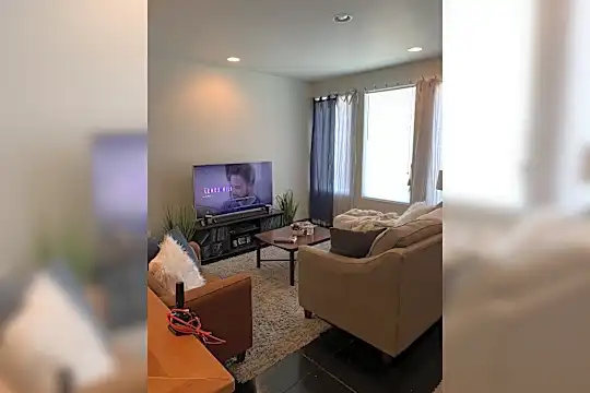 300 N Parker Ave Photo 2