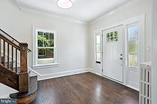 1727 Taylor St NW Photo 2
